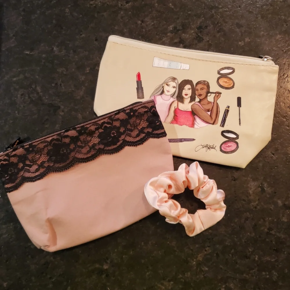 NWOT cosmetic bag bundle: Ipsy & Laura Geller in blush/cream and scruncie